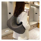 Image of Women's Woven Hobo Shoulder Bag