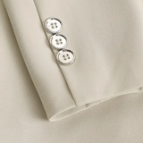 Costum în două piese pentru femei cu sacou cu curea