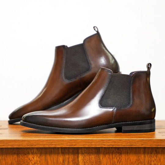 Chelsea Boots Men – Elastic Side Panels & Sleek Almond Toe