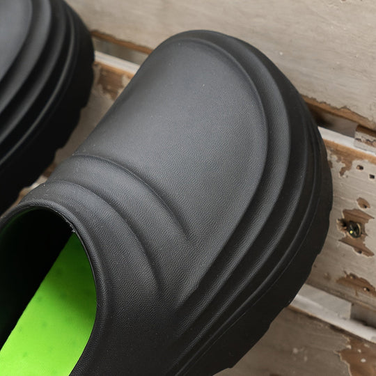Slip-On Clogs with Ridged Sole for Unisex