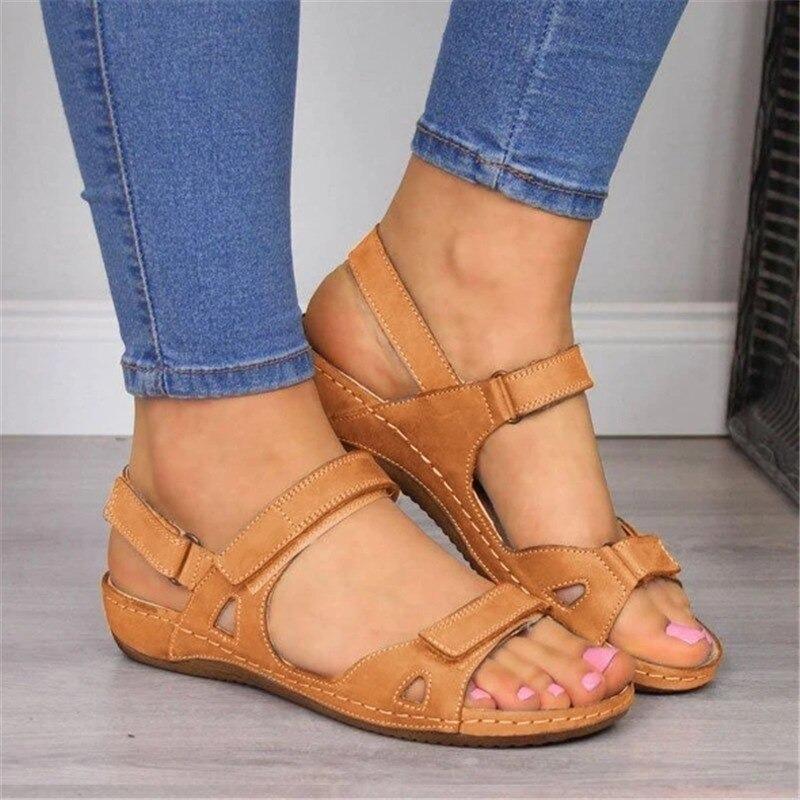 Women's Casual Flat Sandals with Crossover Detail